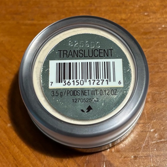Laura Mercier Translucent Setting Powder - Picture 6 of 9